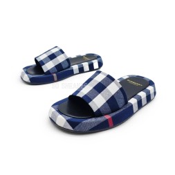 Burberry Flip-flops White/Navy